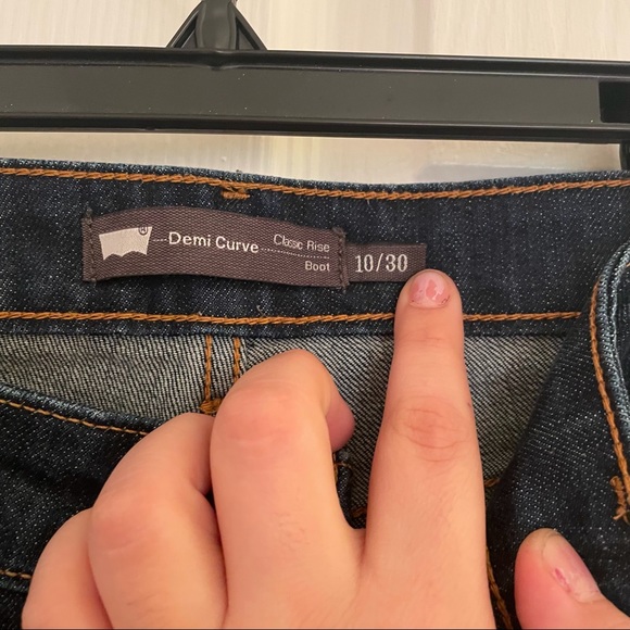 Levi's Jean - Picture 6 of 7